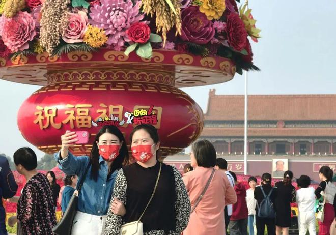 emc易倍：“五谷”首现国庆大花篮意义非凡！(图2)